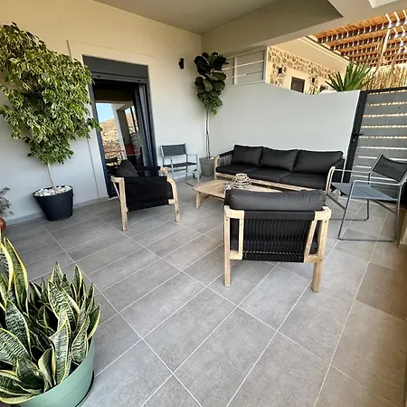 Spacious Maistrali Villa, Private Pool & Garden Villa Rodakino