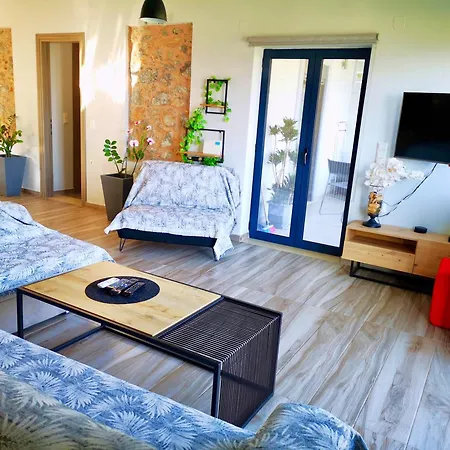 Spacious Maistrali Villa, Private Pool & Garden Rodakino
