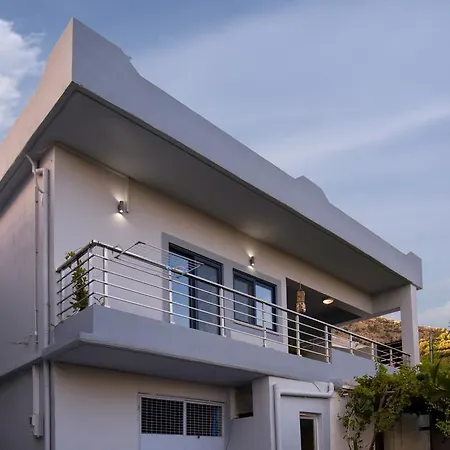 Spacious Maistrali Villa, Private Pool & Garden Villa